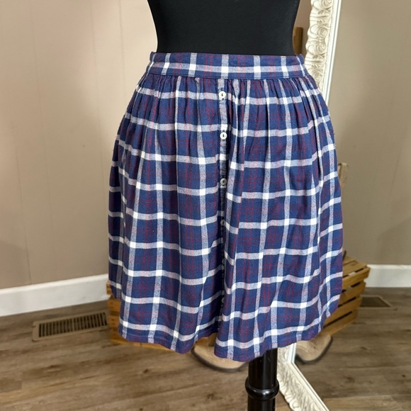 Abercrombie & Fitch • Flannel Plaid Mini Skirt - Picture 1 of 10